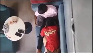 Quay lén nhân tình mút bú cho bồ nơi công cộng